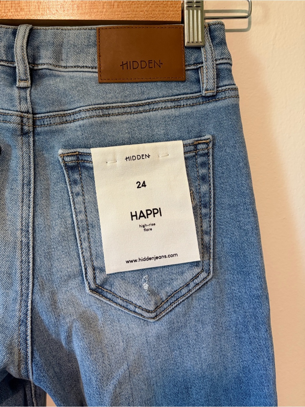 NWT Hidden Happi High-Rise Bootcut Jeans - Light Blue